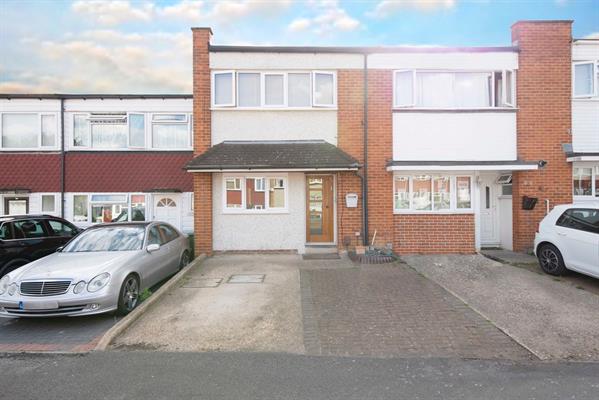 Long Green, Chigwell, IG7