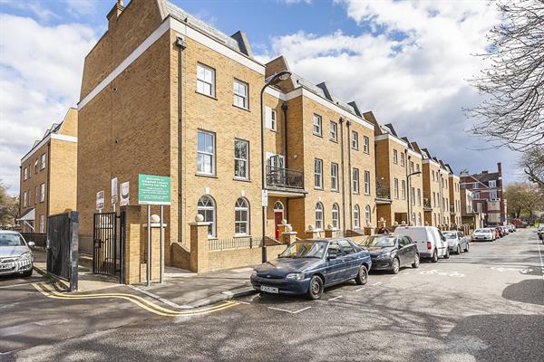 Clapton Square, Lower Clapton, E5