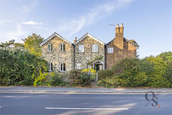 The Green, Havering-Atte-Bower, RM4